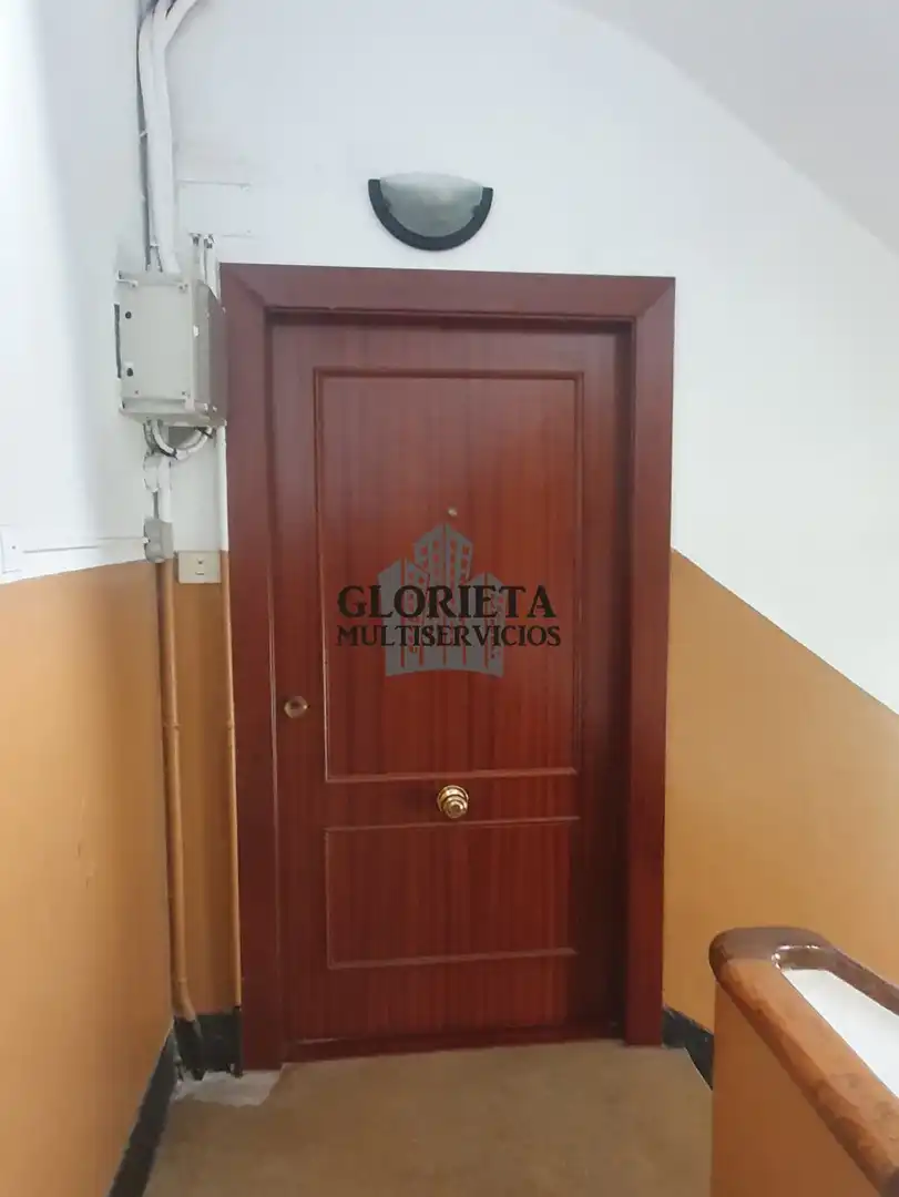 Piso en venta en Vigo  con Calefacción, Jardín privado y Amueblado