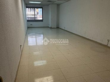 Office space with lift to rent in Calle Ronda del Pte.
