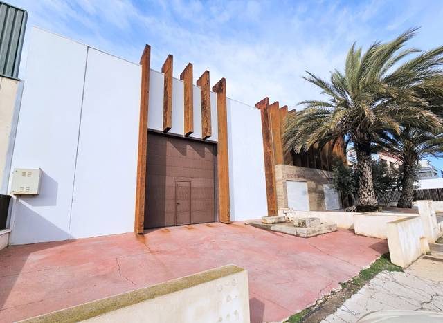 Nave industrial en Venta en Torreciega