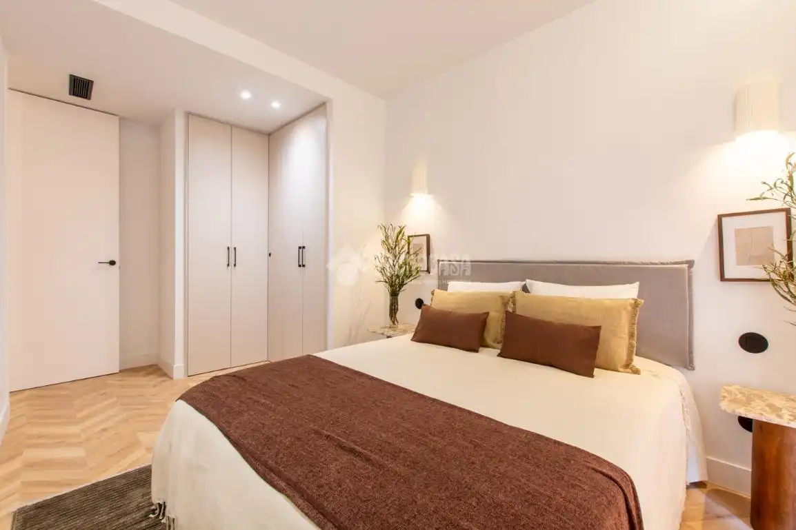 Habitación de Piso en venta en Madrid con Terraza