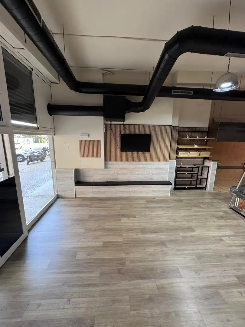 Local comercial en venta en Carrer de la Palma, imagen 2