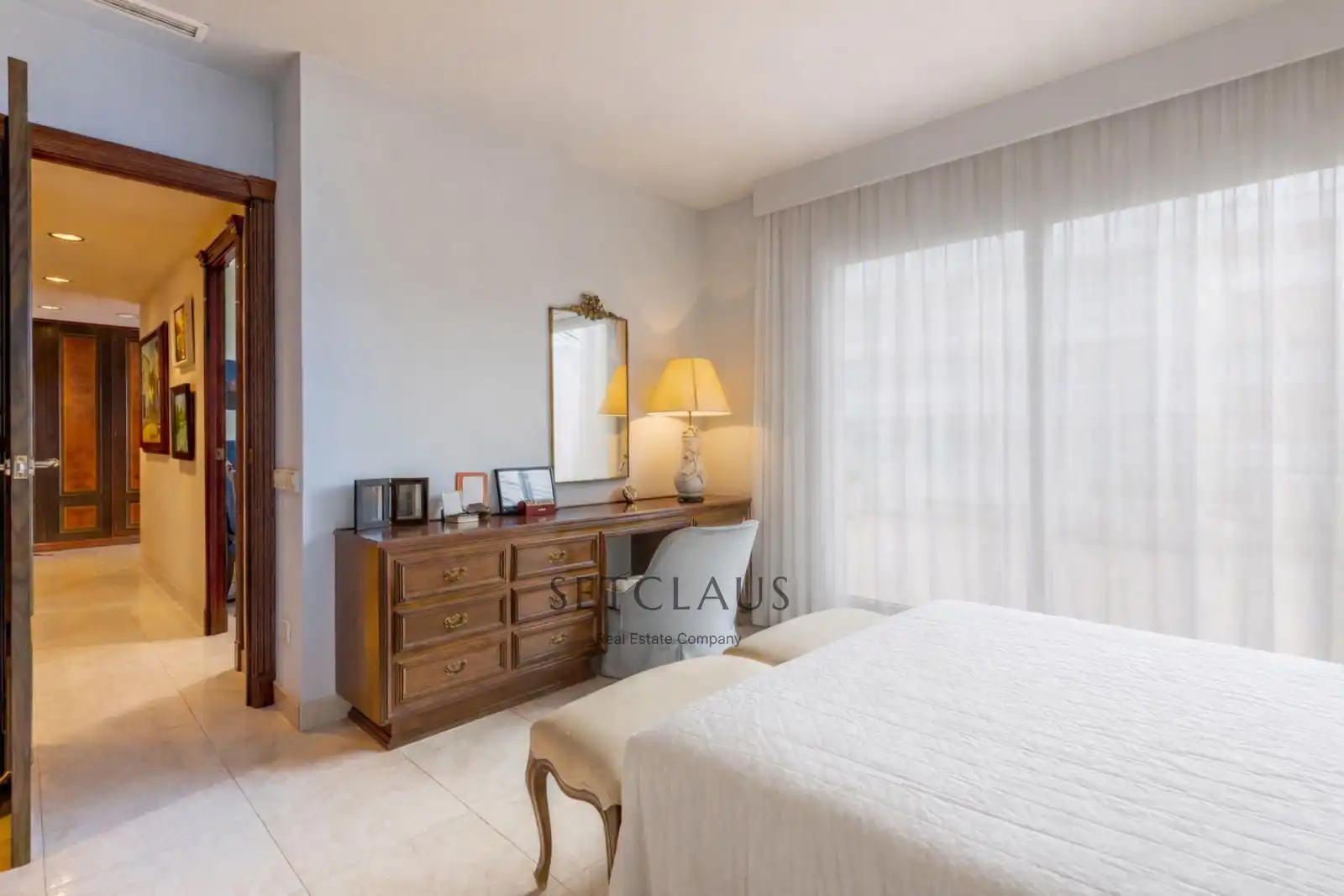 Schlafzimmer von Dachboden zum Verkauf in Badalona mit Heizung, Terrasse und Alarm