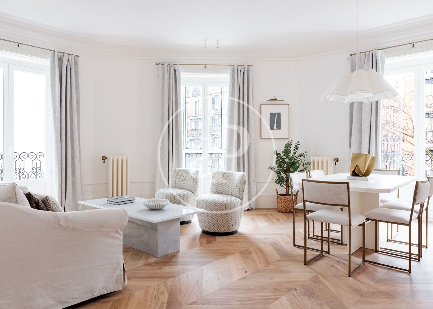 Sala d'estar de Pis en venda en  Madrid Capital amb Aire condicionat, Calefacció i Moblat