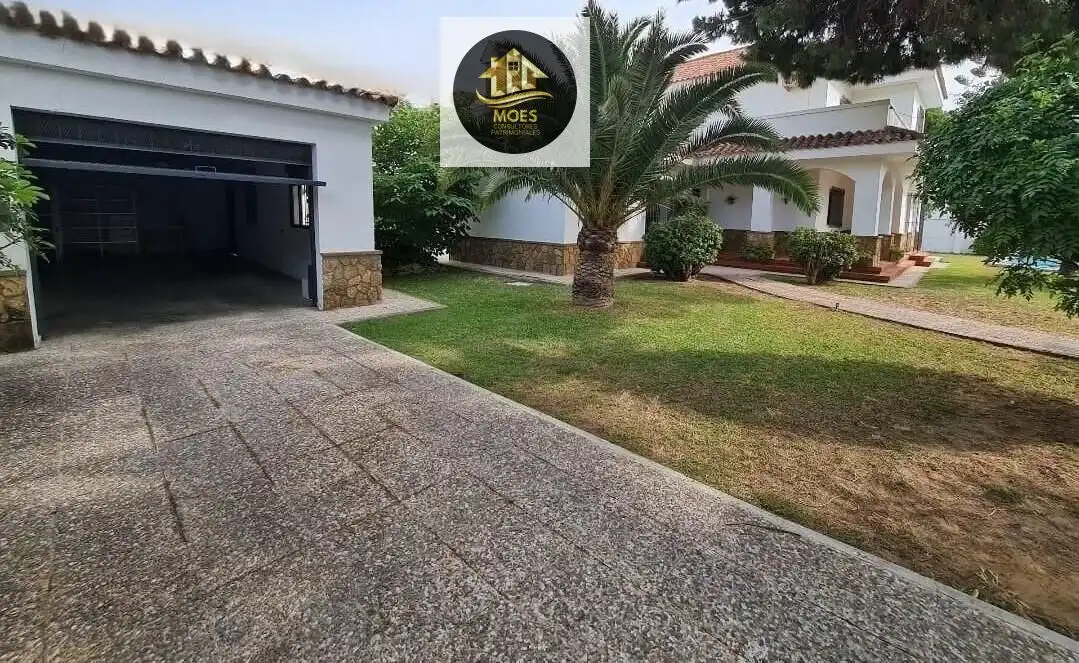 Vista exterior de Casa o chalet en venta en Rota con Terraza, Trastero y Piscina