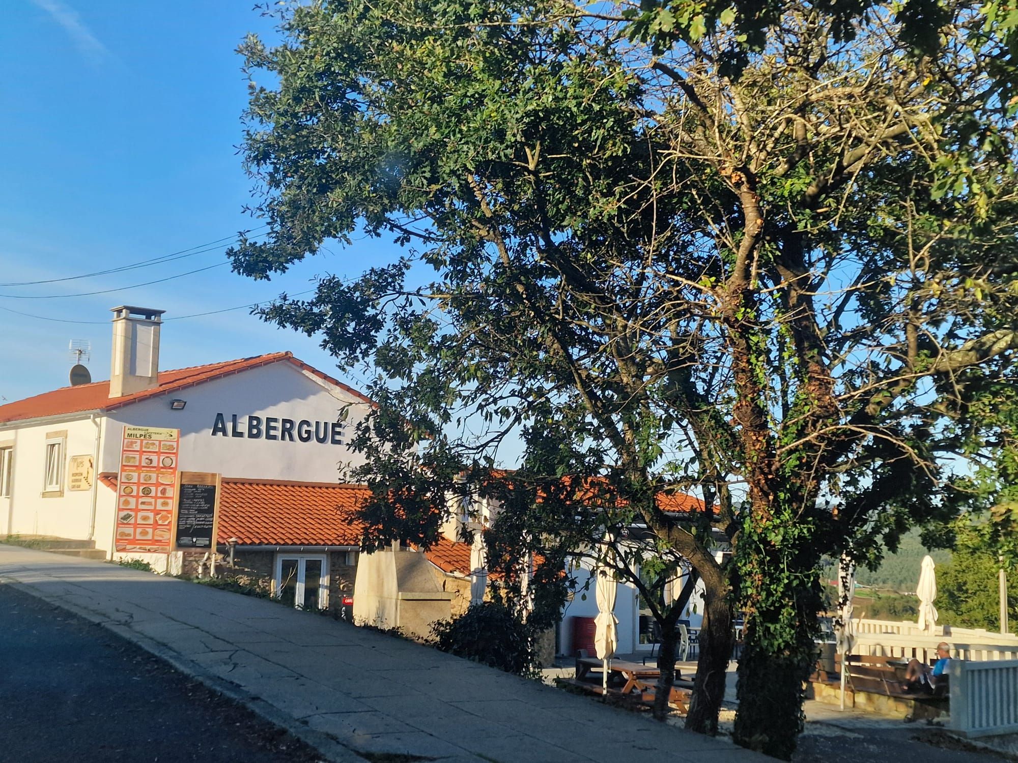 Vista exterior de Edifici en venda en Arzúa