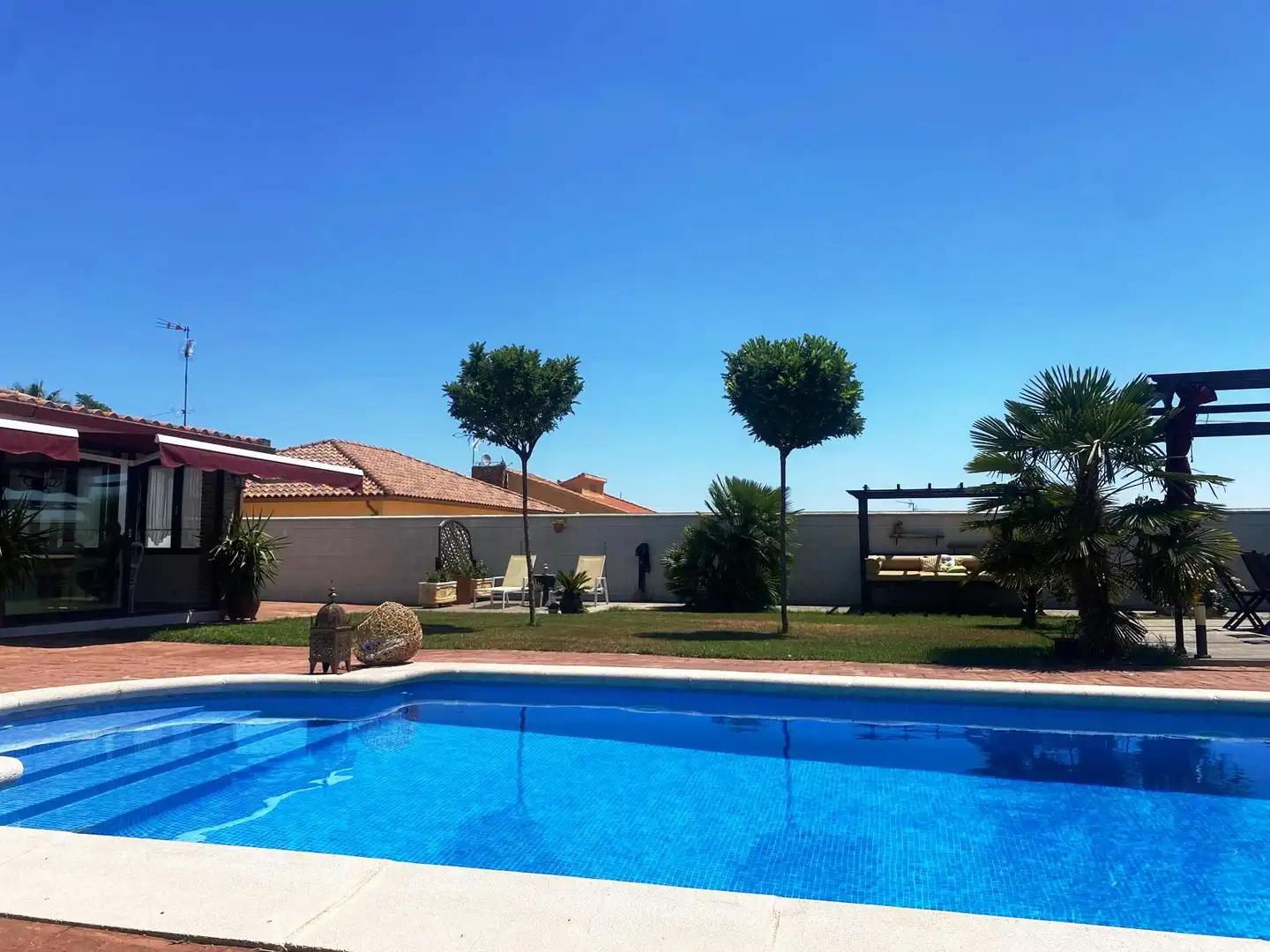 Xalet amb piscina en venda a Calle Pusa