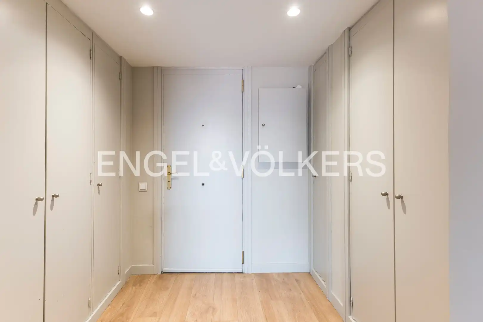 Wohnung zum Verkauf in Madrid mit Klimaanlage, Heizung und Terrasse