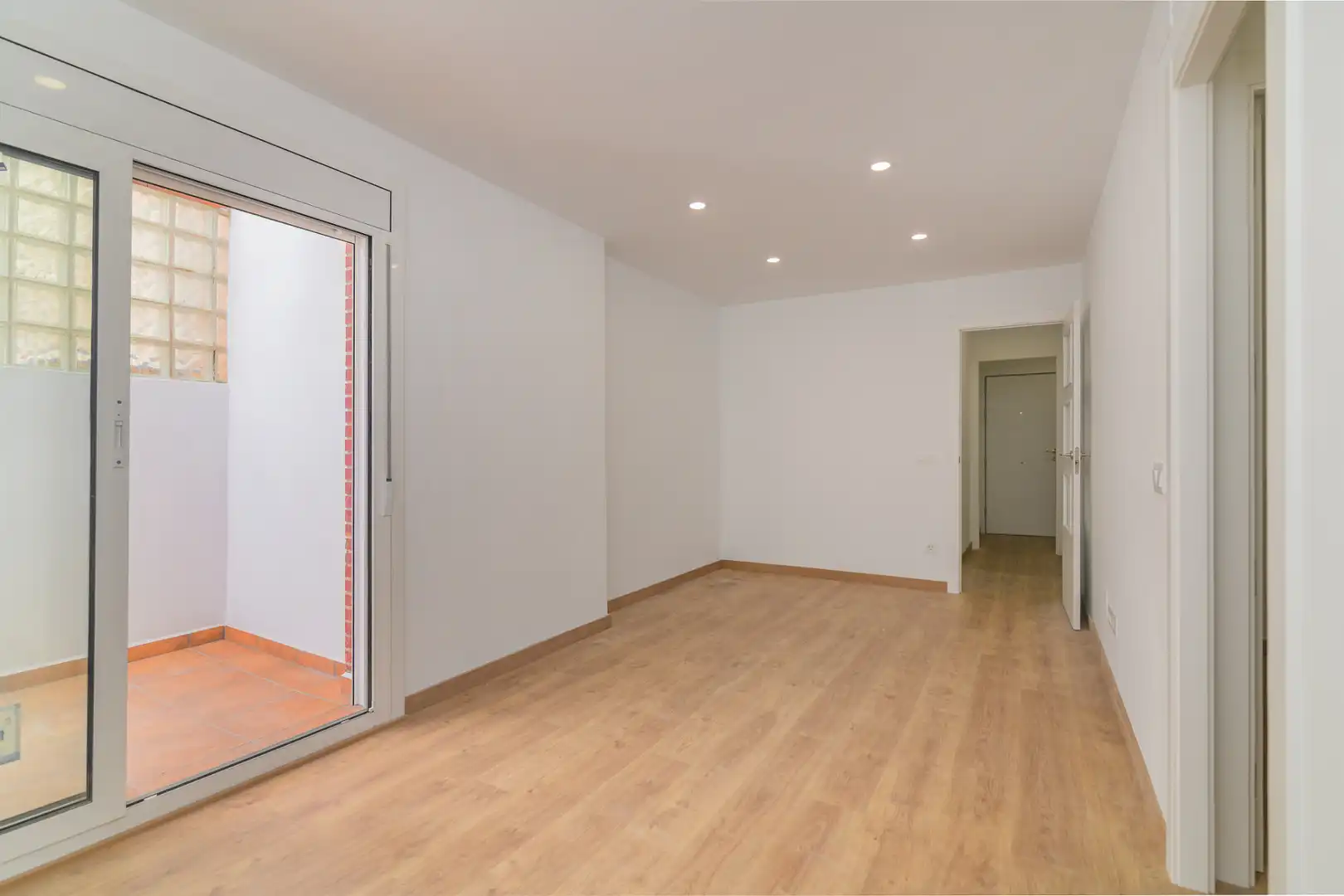 Flat with terrace for sale in Marianao, imagen 4