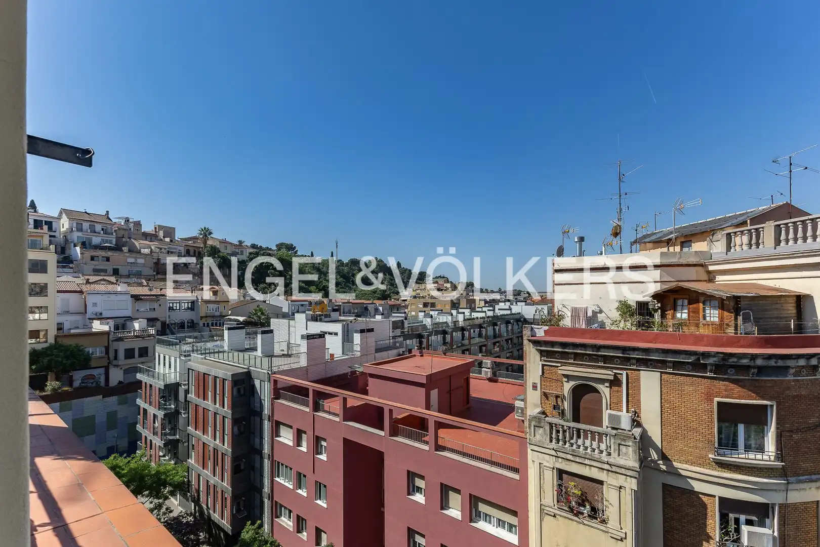 Außenansicht von Wohnung zum Verkauf in Barcelona mit Klimaanlage, Heizung und Parkett