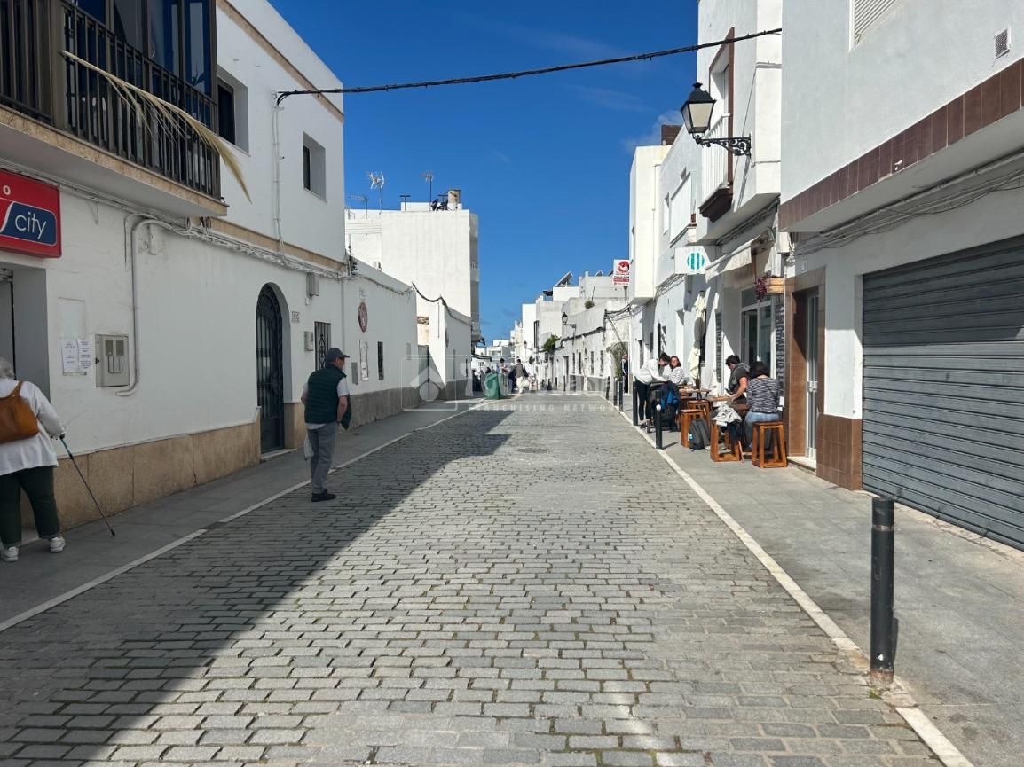 Vista exterior de Local de lloguer en Conil de la Frontera