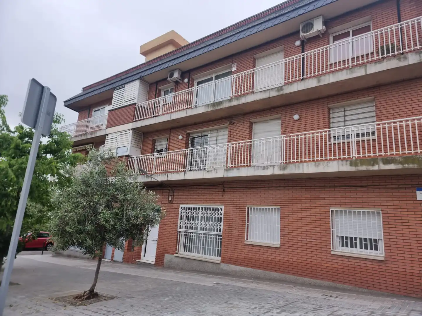 Außenansicht von Wohnung zum Verkauf in Sant Boi de Llobregat