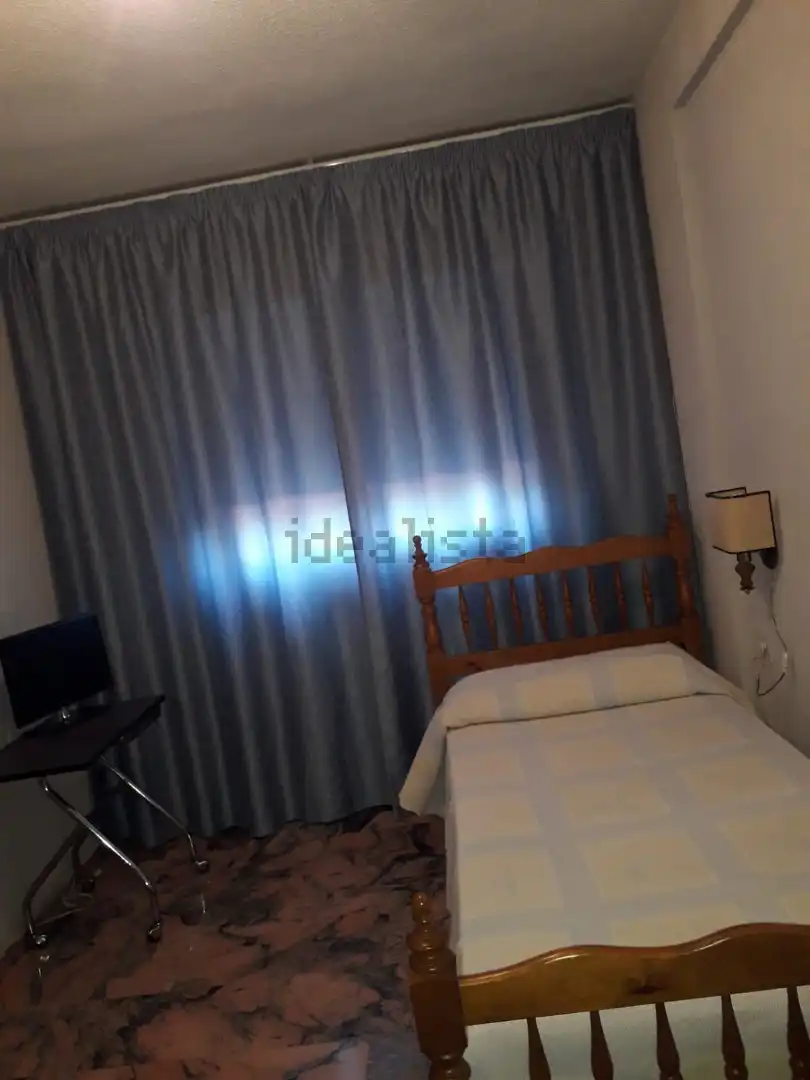 Bedroom of Flat for rent in Granada  with Furnished and Washing machine