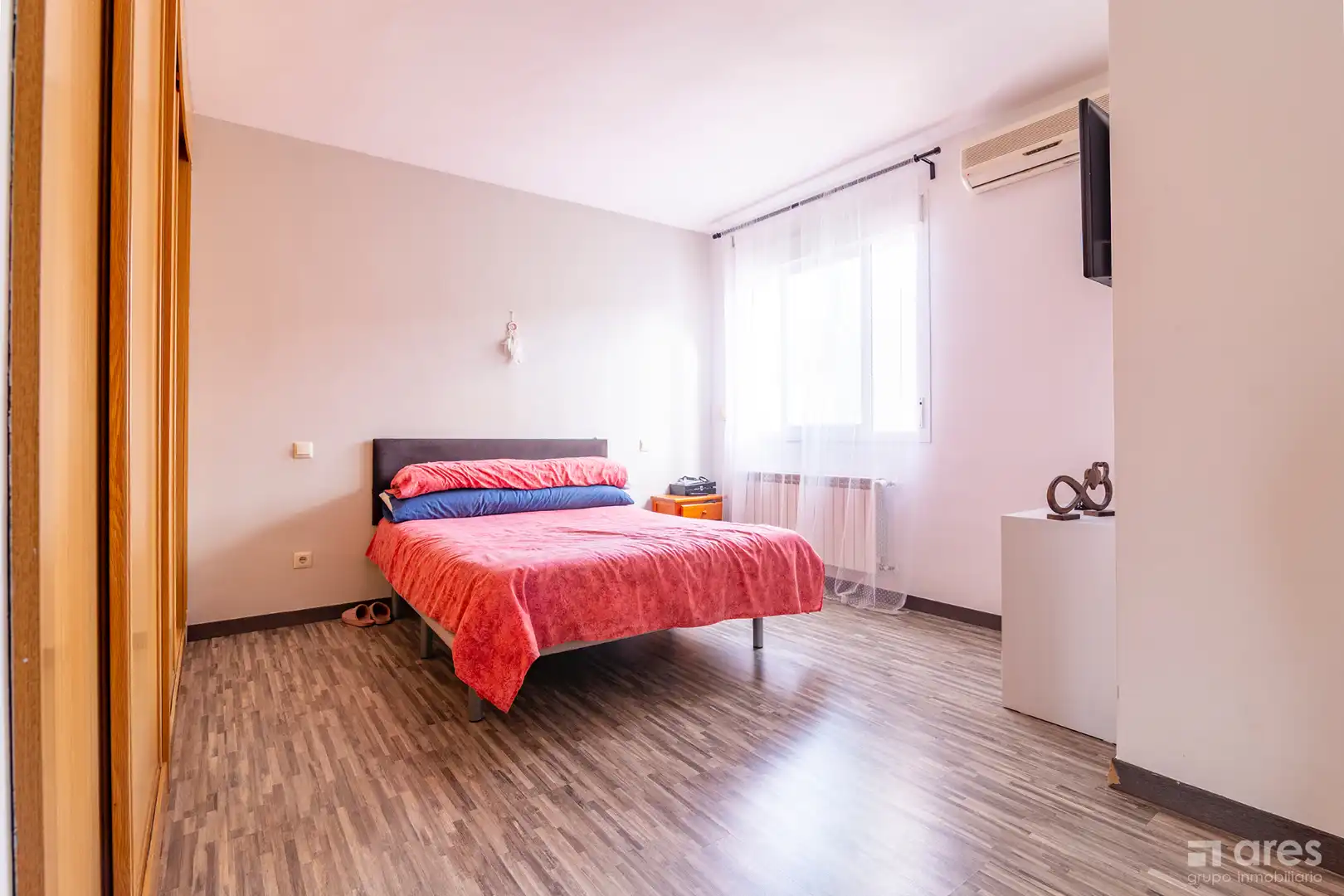 Bedroom of Detached homes for sale in El Viso de San Juan  with Air Conditioner, Heating and Private garden