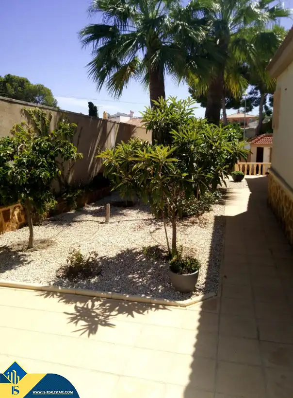 Chalet con piscina en venta en Los Balcones - Los Altos, imagen 32