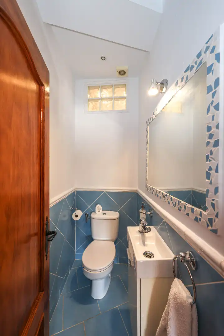 Baño de Casa adosada en venta en Tolox con Terraza y Amueblado