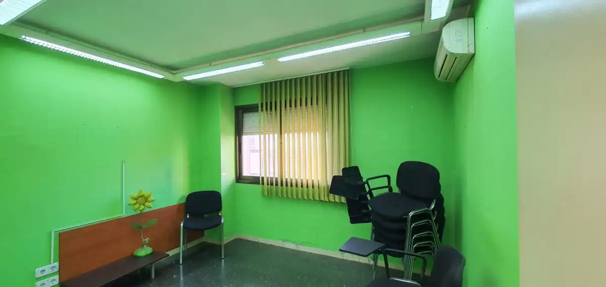Büro zum Verkauf in Tarragona mit Klimaanlage, Heizung und Terrasse