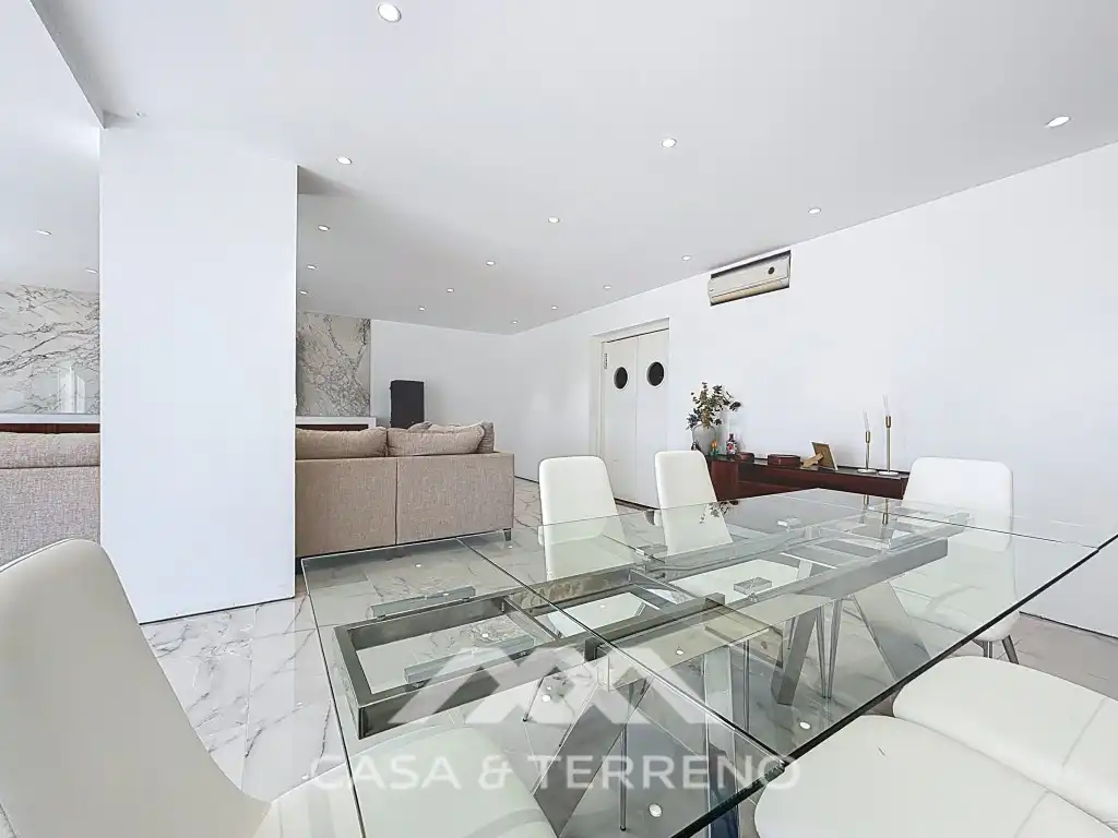 Sala d'estar de Casa o xalet en venda en Vélez-Málaga amb Aire condicionat, Jardí privat i Terrassa