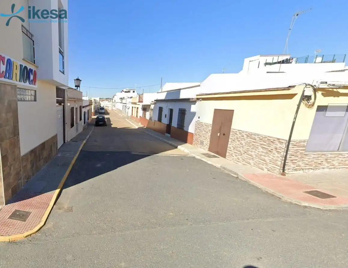 Casa con jardín en venta en Lepe