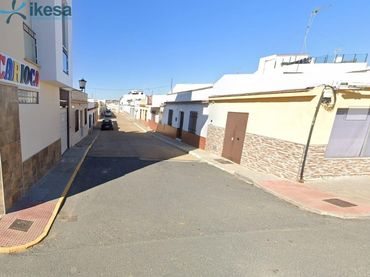 Casa amb jardí en venda a Lepe