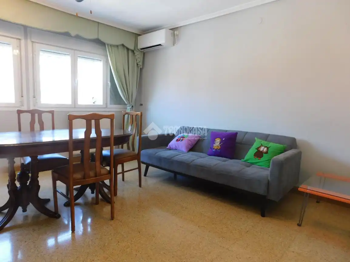 Sala d'estar de Pis en venda en Zaragoza amb Aire condicionat