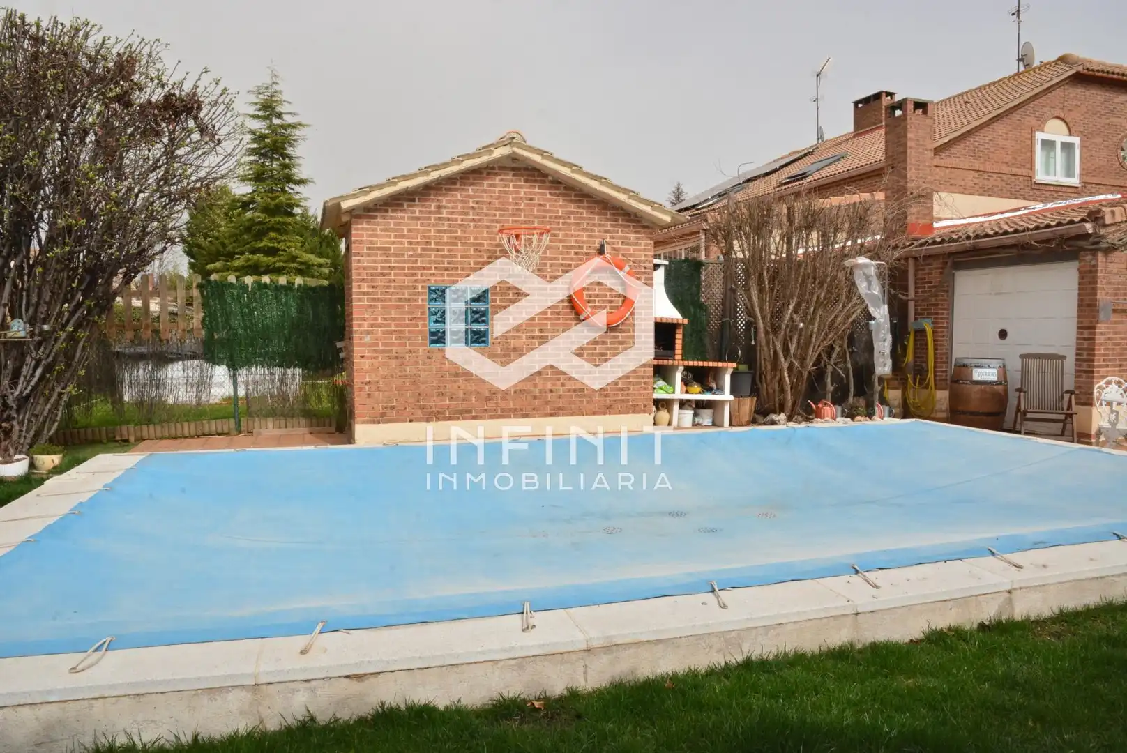 Casa adosada en venta en Villanueva de la Torre