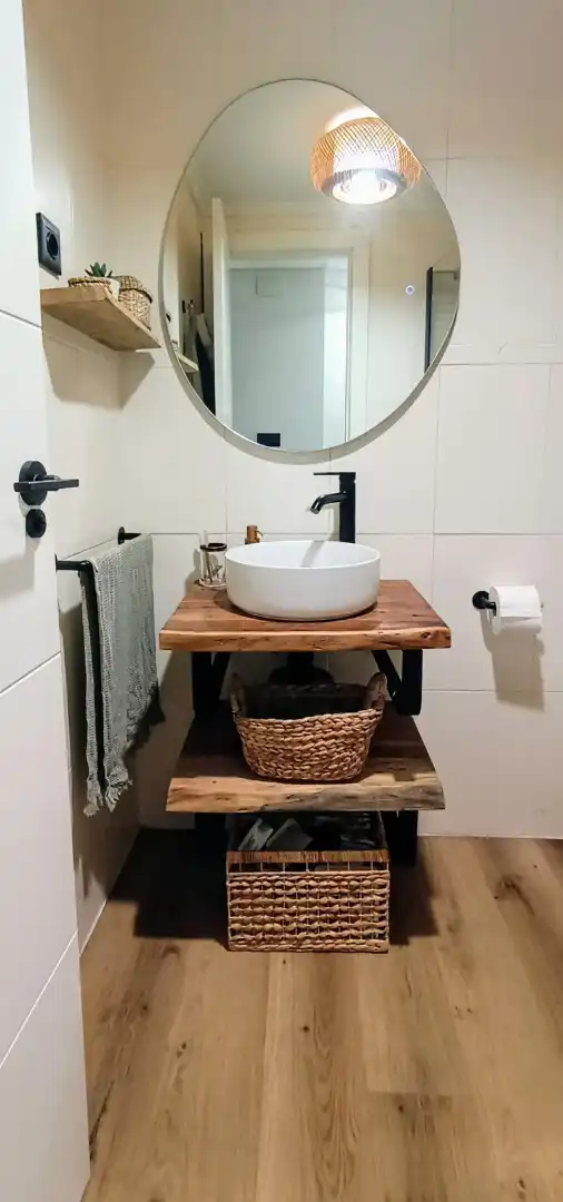 Bathroom of Apartments for rent in Castro-Urdiales  with Furnished
