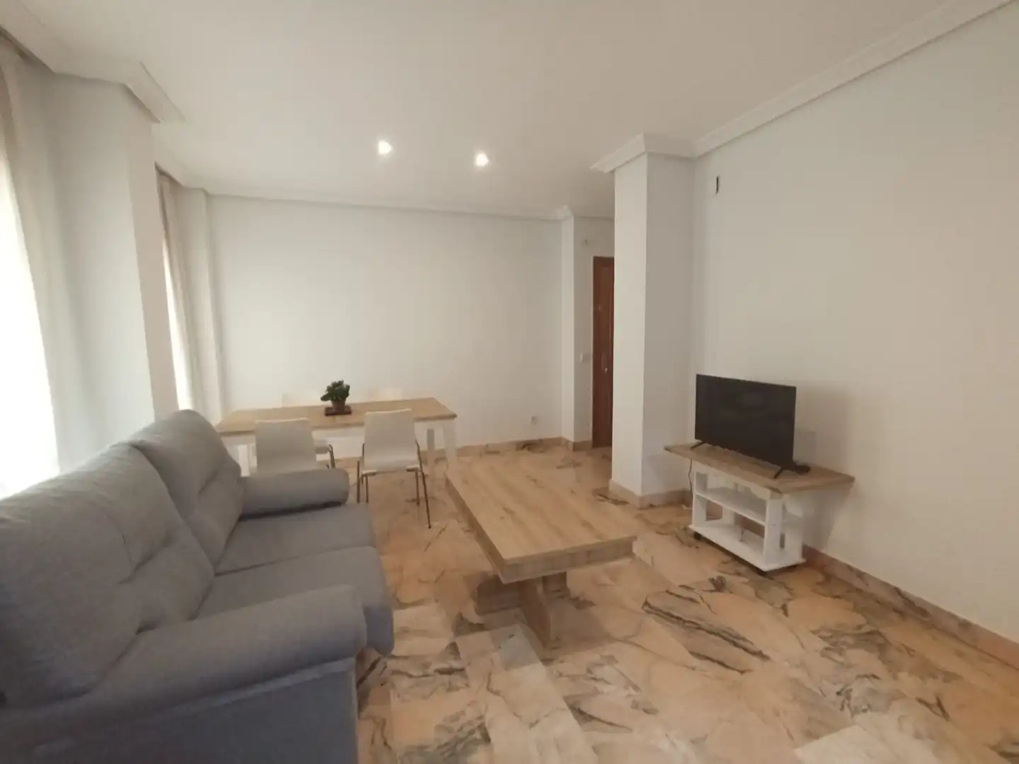 Sala de estar de Apartamento de alquiler en Córdoba con Aire acondicionado, Calefacción y Amueblado