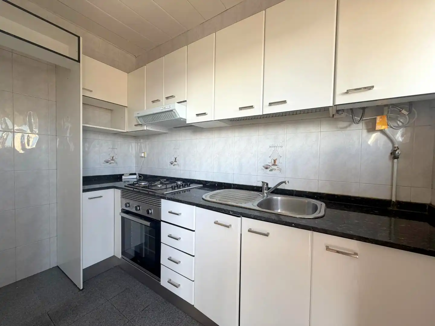 Cocina de Piso en venta en L'Hospitalet de Llobregat con Aire acondicionado, Parquet y Horno