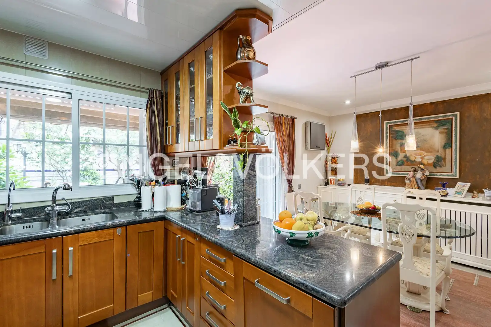 Cocina de Casa o chalet en venta en Sant Joan Despí con Aire acondicionado, Calefacción y Jardín privado