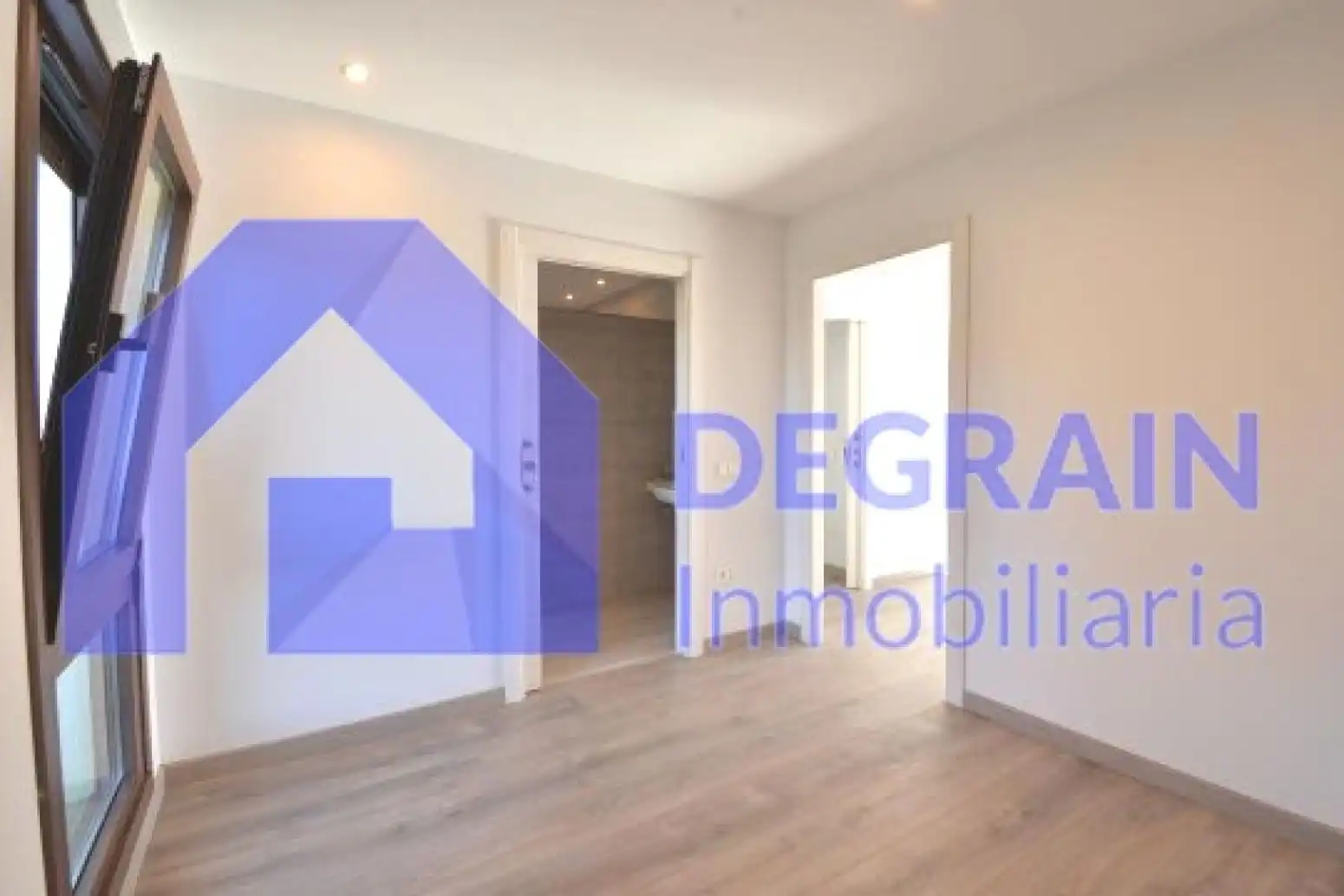 Dormitori de Casa o xalet en venda en Oviedo  amb Terrassa