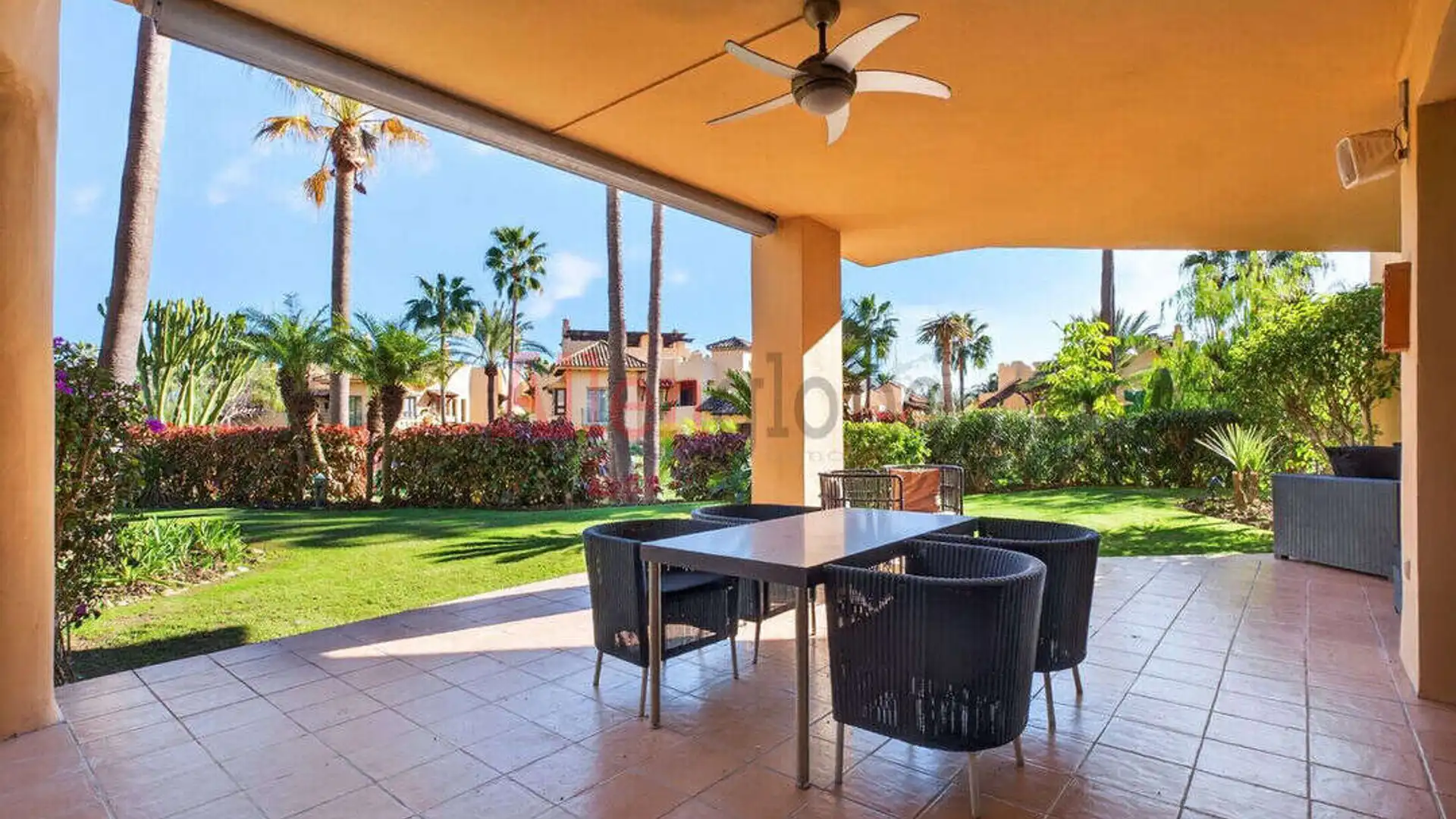 Terraza de Piso en venta en Marbella con Jardín privado, Terraza y Piscina