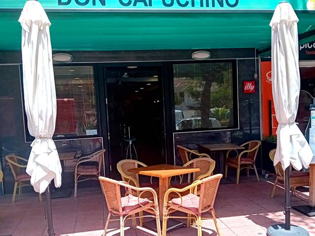 Local comercial en Alquiler en Avenida Juan Carlos I, 50 en Parque Central
