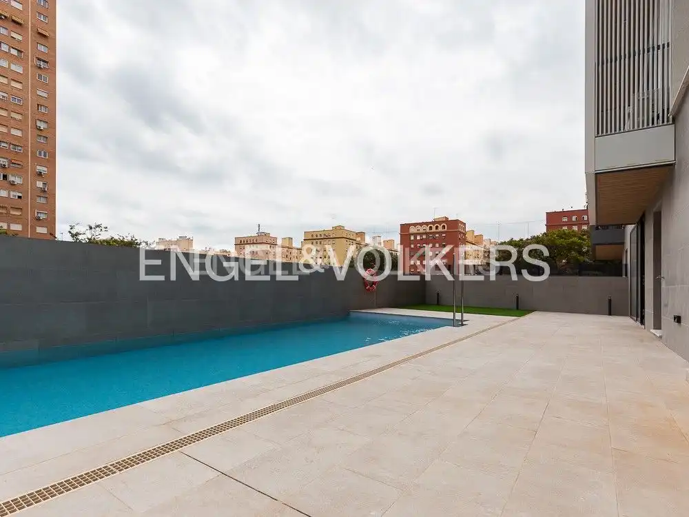 Schwimmbecken von Wohnung zur Miete in Valencia mit Klimaanlage, Heizung und Parkett