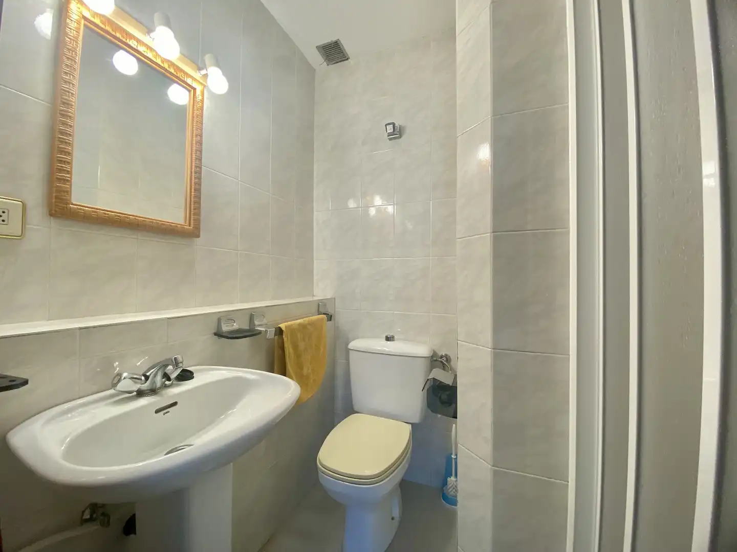 Baño de Dúplex de alquiler en O Grove   con Amueblado, Horno y Lavadora