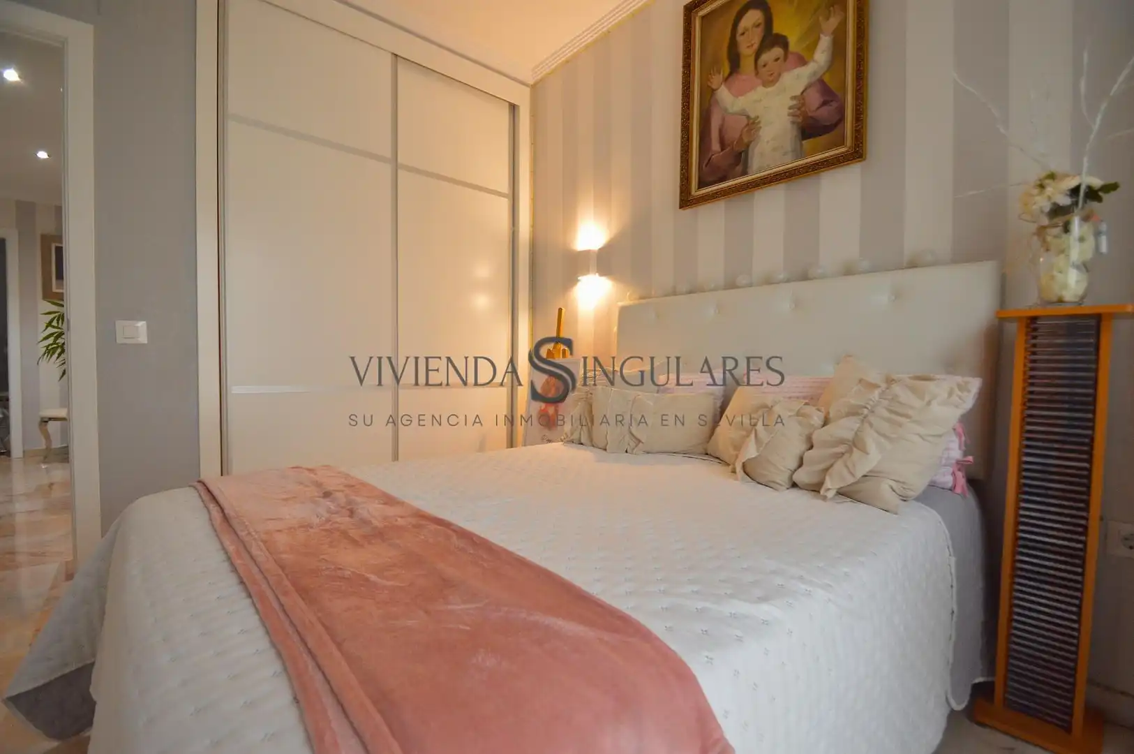 Habitación de Casa adosada en venta en Sevilla con Aire acondicionado, Terraza y Trastero