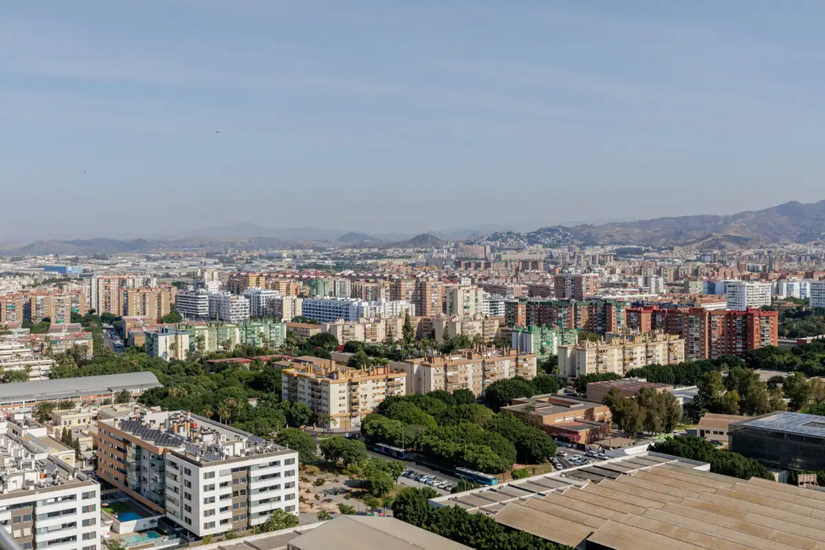 Vista exterior de Àtic en venda en Málaga amb Aire condicionat, Jardí privat i Terrassa