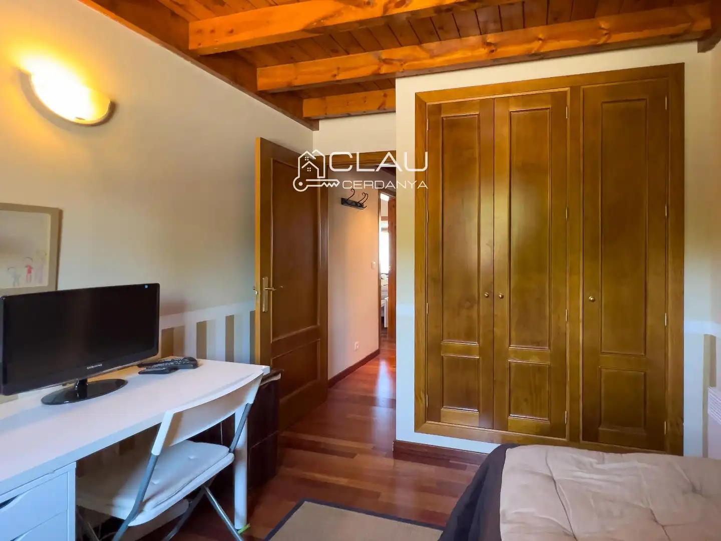 Bedroom of Duplexes for rent in Osséja  with Heating, Parquet flooring and Terrace