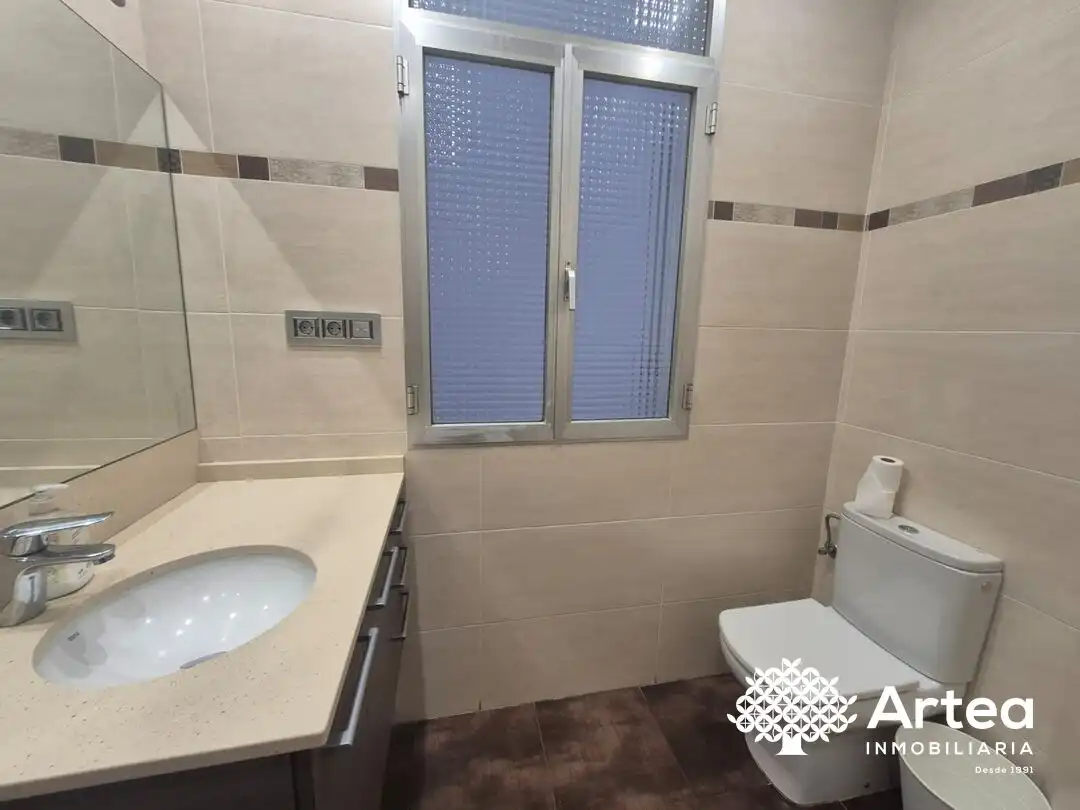 Bathroom of Flat for rent in Bilbao   with Heating, Oven and Washing machine