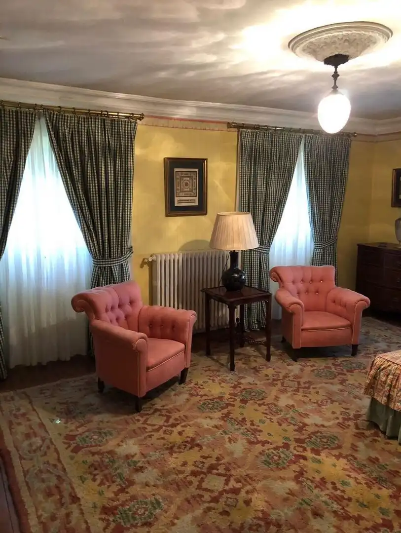 Sala d'estar de Casa o xalet en venda en Gijón  amb Jardí privat, Terrassa i Moblat