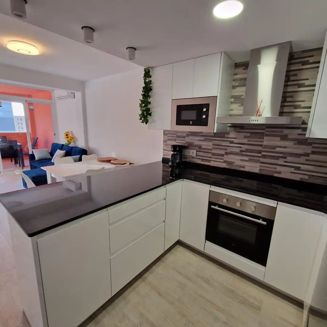 Cocina de Piso en venta en Benidorm con Aire acondicionado, Calefacción y Jardín privado