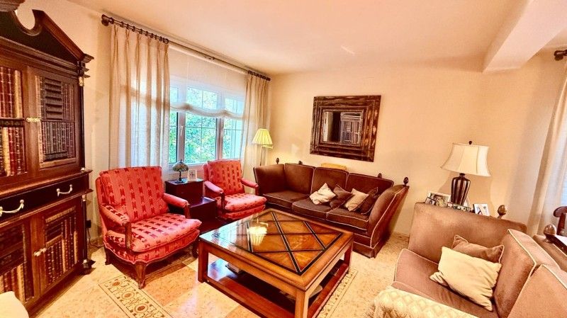 Sala d'estar de Casa o xalet en venda en El Espinar amb Calefacció, Jardí privat i Terrassa