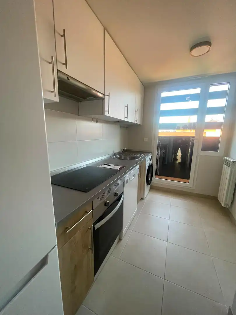 Cocina de Ático de alquiler en Alcalá de Henares con Aire acondicionado, Calefacción y Jardín privado
