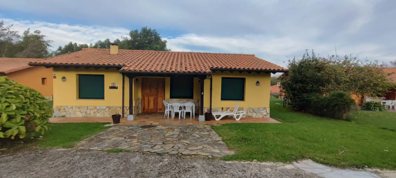 Außenansicht von Country house zum Verkauf in Llanes mit Heizung, Privatgarten und Terrasse