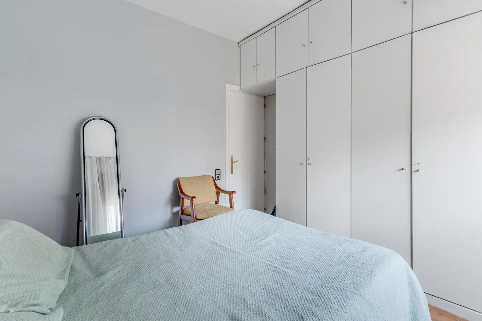 Schlafzimmer von Einfamilien-Reihenhaus zum Verkauf in Barcelona mit Klimaanlage, Heizung und Terrasse