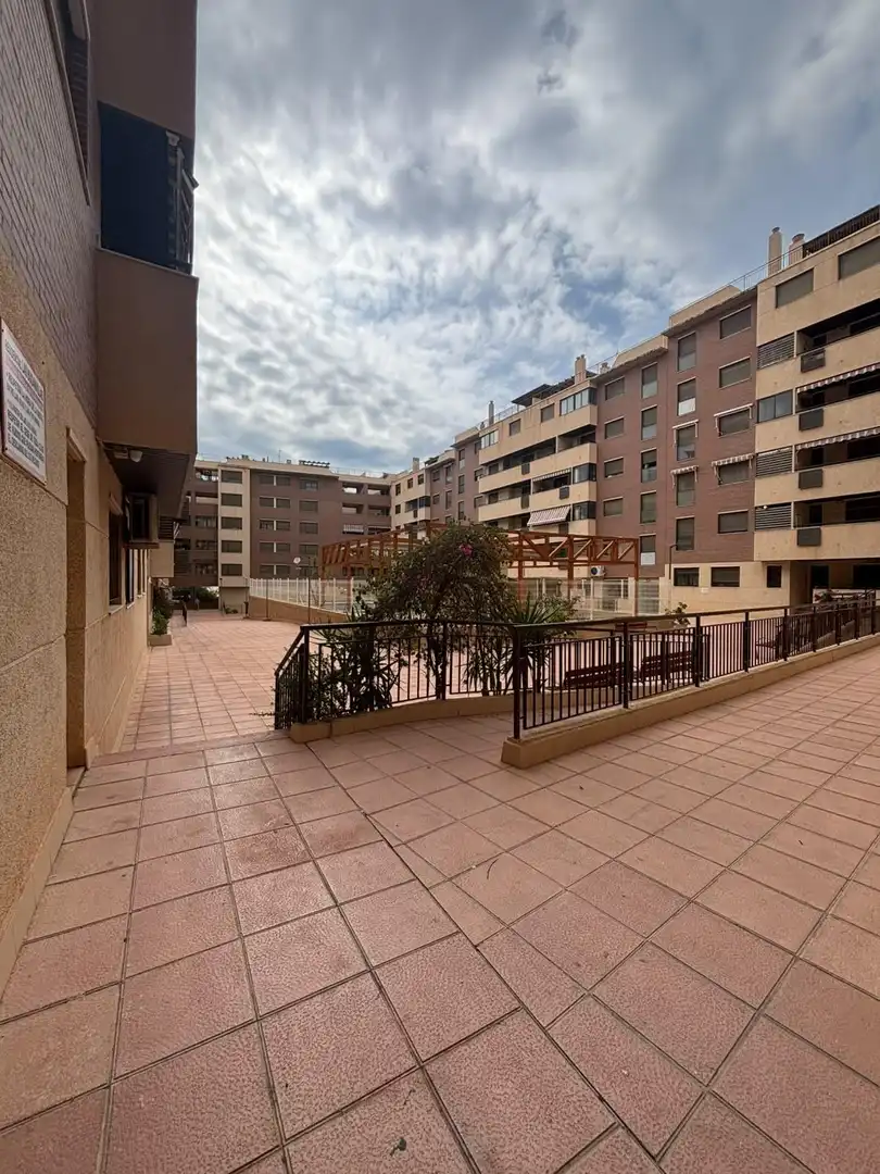 Apartament amb terrassa en venda a Casco Antiguo, imagen 25