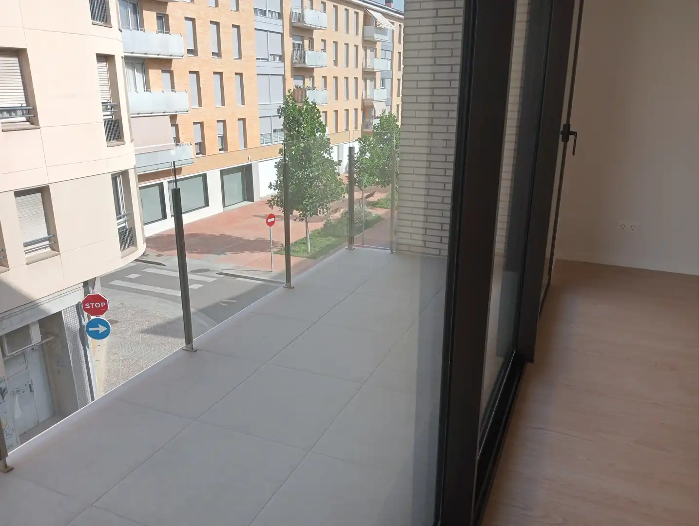 Pis de lloguer a Carrer de Santiago, Eixample Sud – Migdia