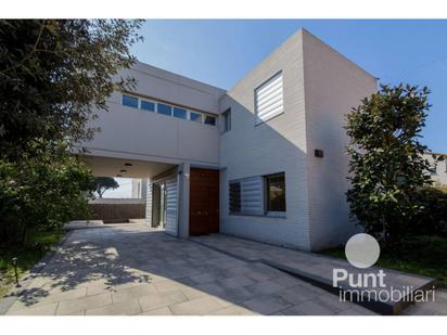 Vista exterior de Casa o xalet en venda en Premià de Dalt amb Calefacció, Jardí privat i Terrassa