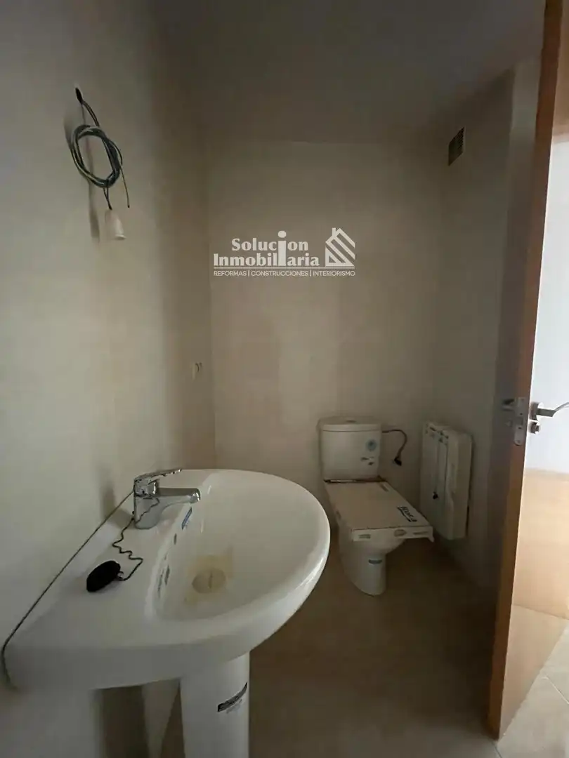 Bathroom of Attic for sale in Ledesma  with Heating, Terrace and Furnished