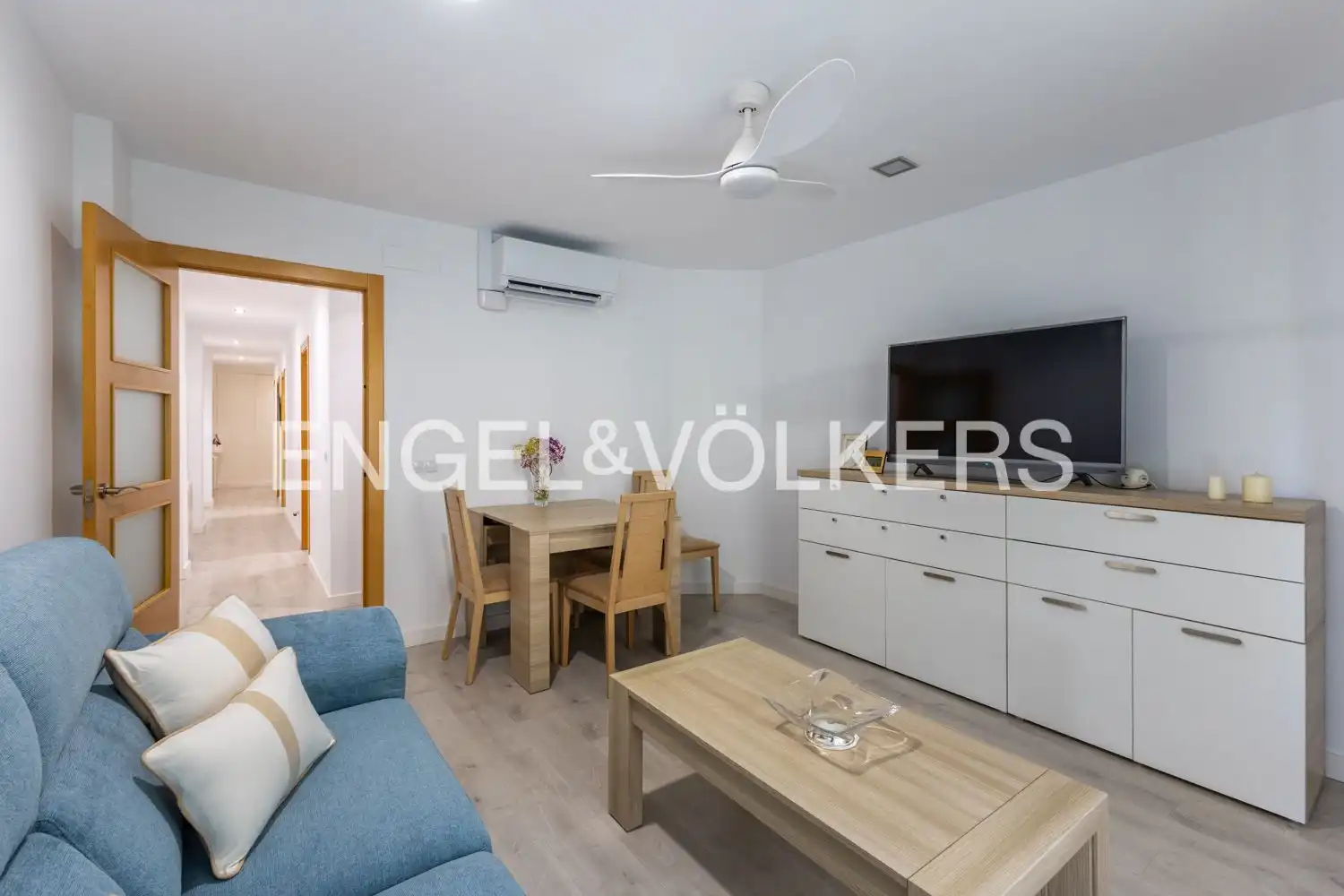 Living room of Flat for sale in Valencia  with Air Conditioner and Heating