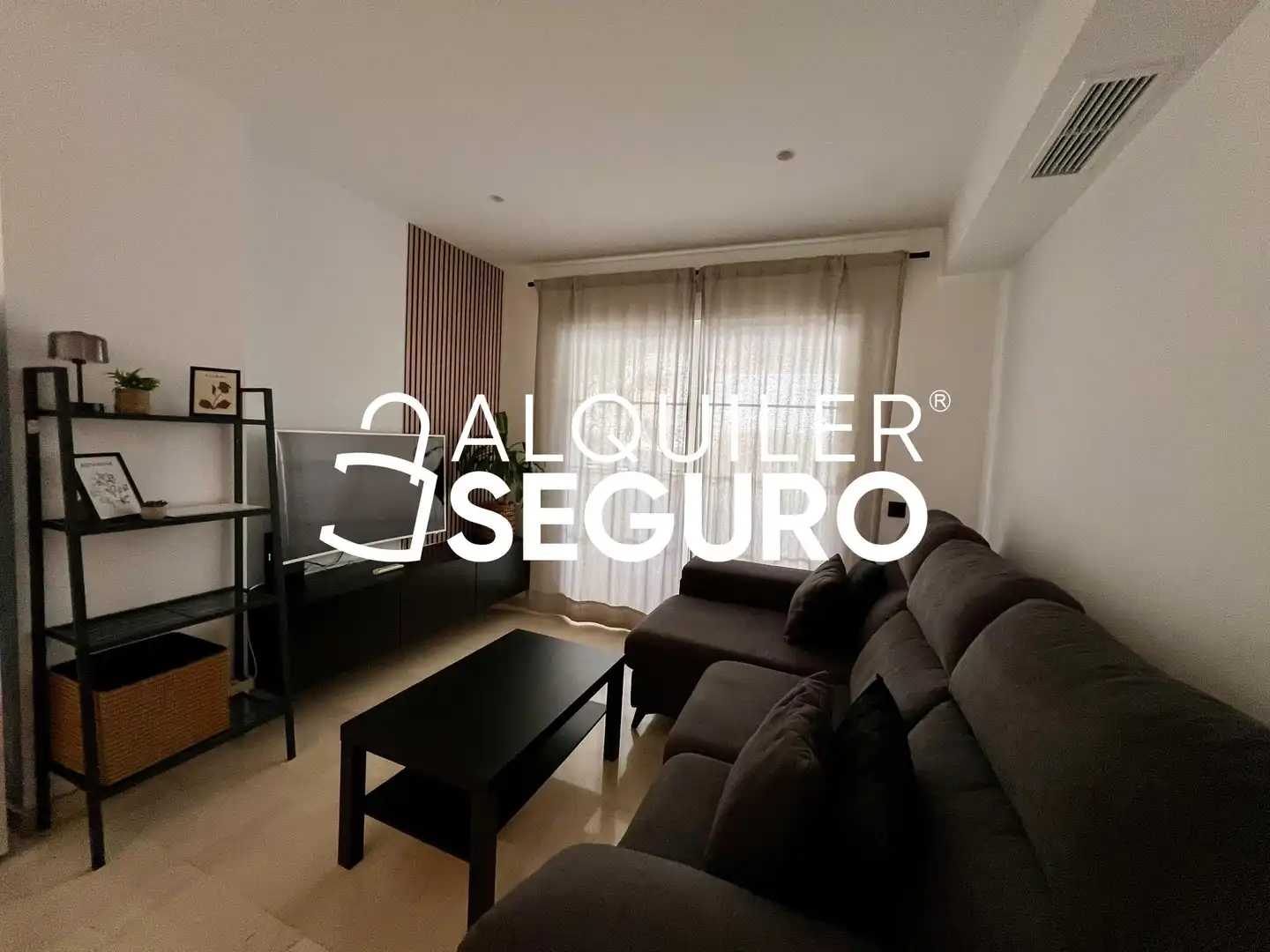 Wohnzimmer von Wohnung zur Miete in Benalmádena mit Klimaanlage, Terrasse und Schwimmbad